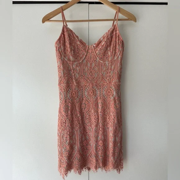 Express Pink Lace Bodycon Mini Dress - Picture 2 of 9